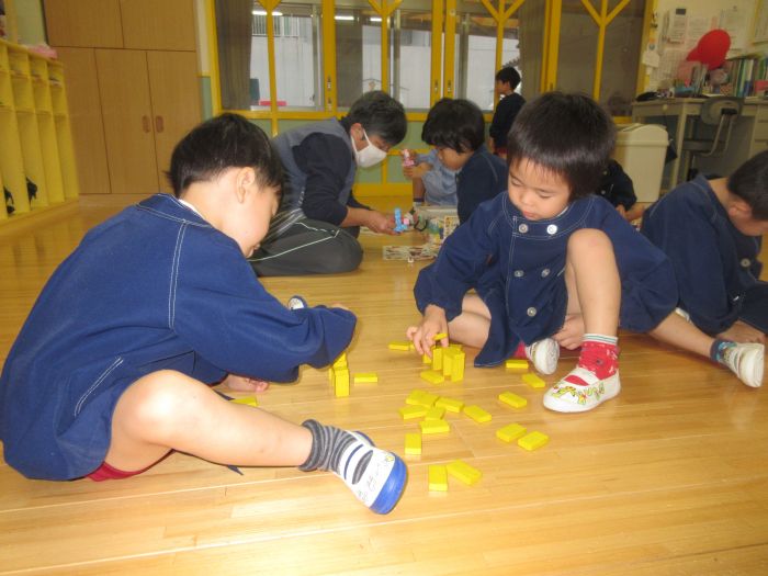 友達と一緒に遊ぶよ 瀬戸桜保育園